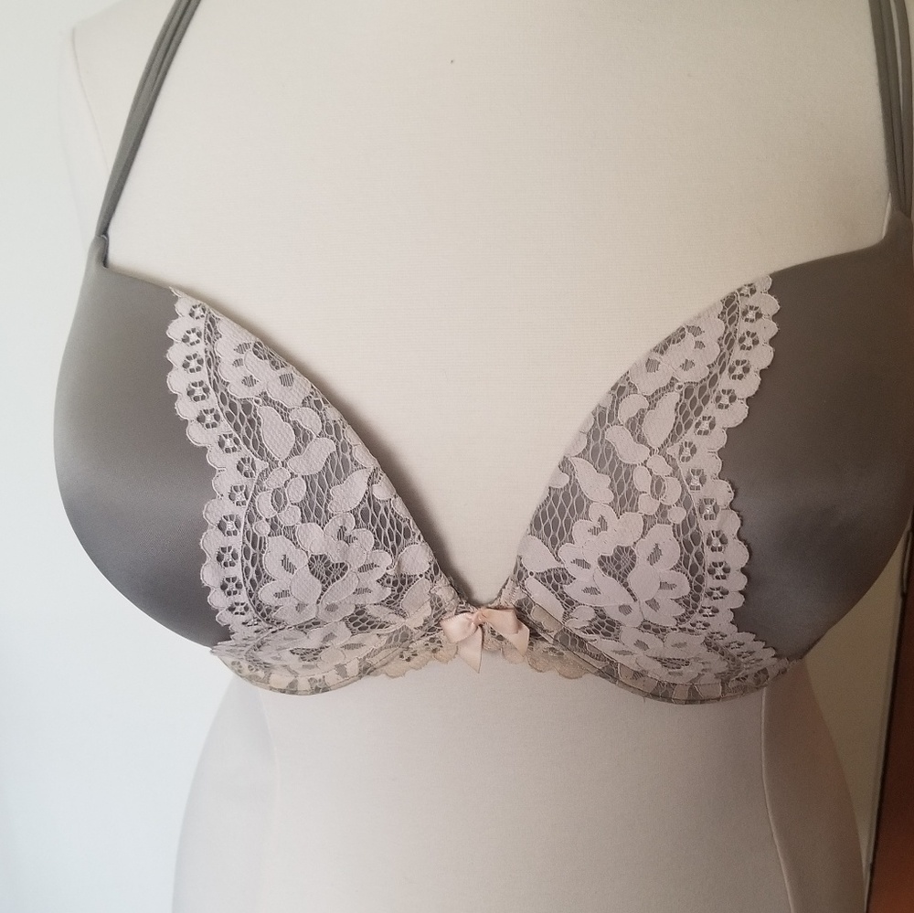 VS gray/pale pink lace bra